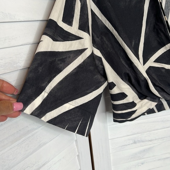 ZARA Cropped Sexy Short Sleeve Geometric Print Ivory Gray Summer Top Size Medium - Picture 7 of 11